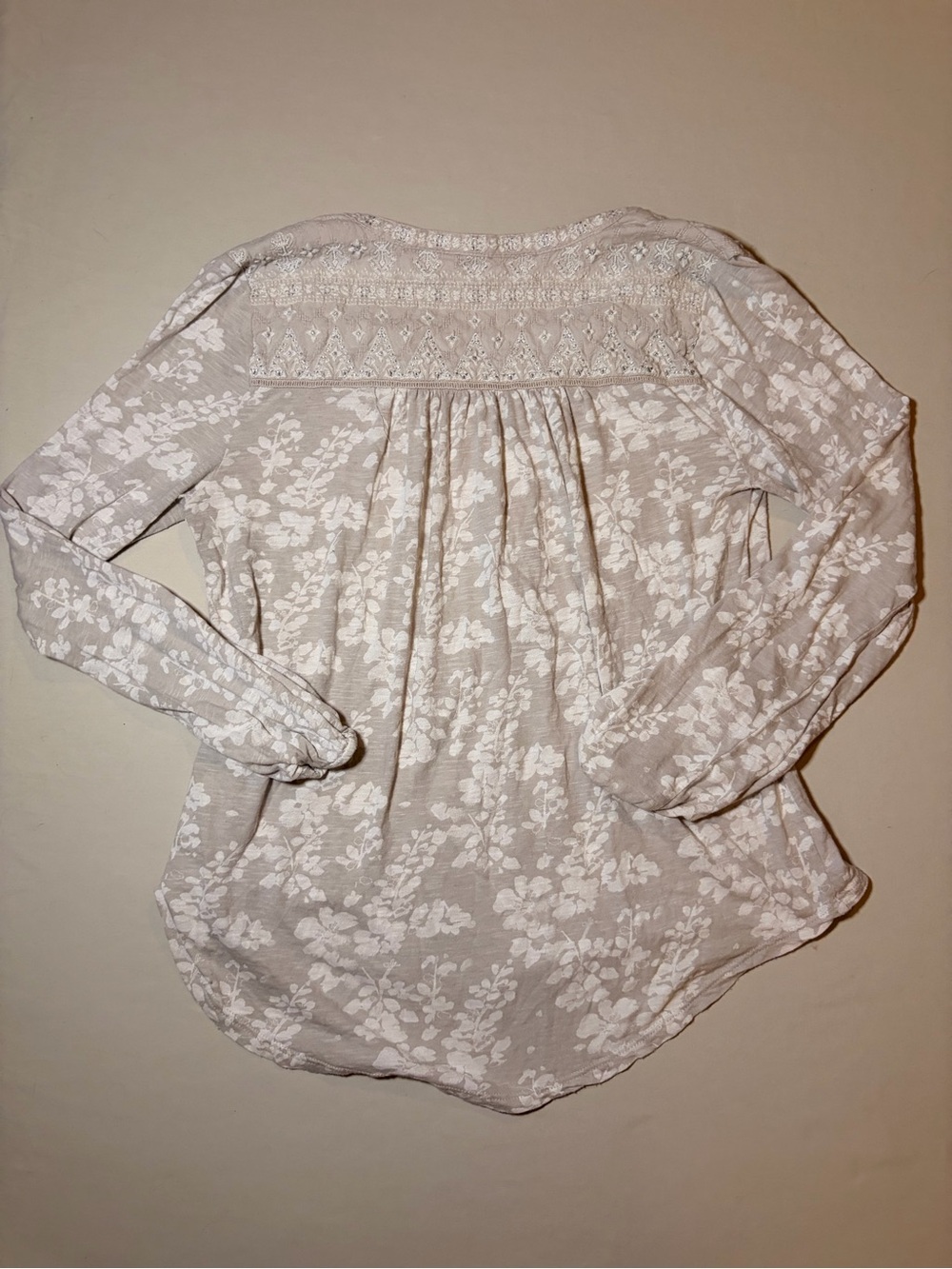 Lucky Brand Womens S Beige Floral Embroidered Henley Top Long Sleeve Boho - Picture 3 of 6